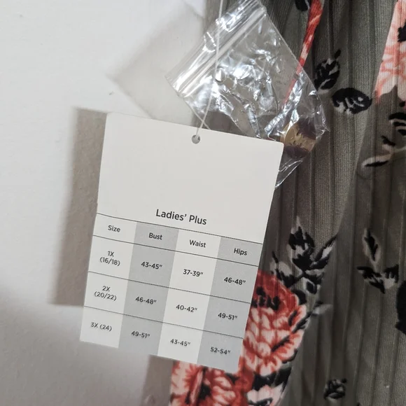 Floral Tie Front Top - Picture 4 of 4